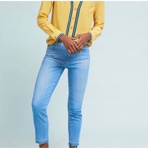 Ag Adriano Goldschmied The Mid Rise Stevie Capri raw hem light wash size 28